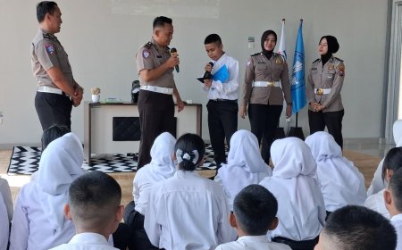 Pelajar Diajak Menjadi Teladan dalam Tertib Berlalu Lintas